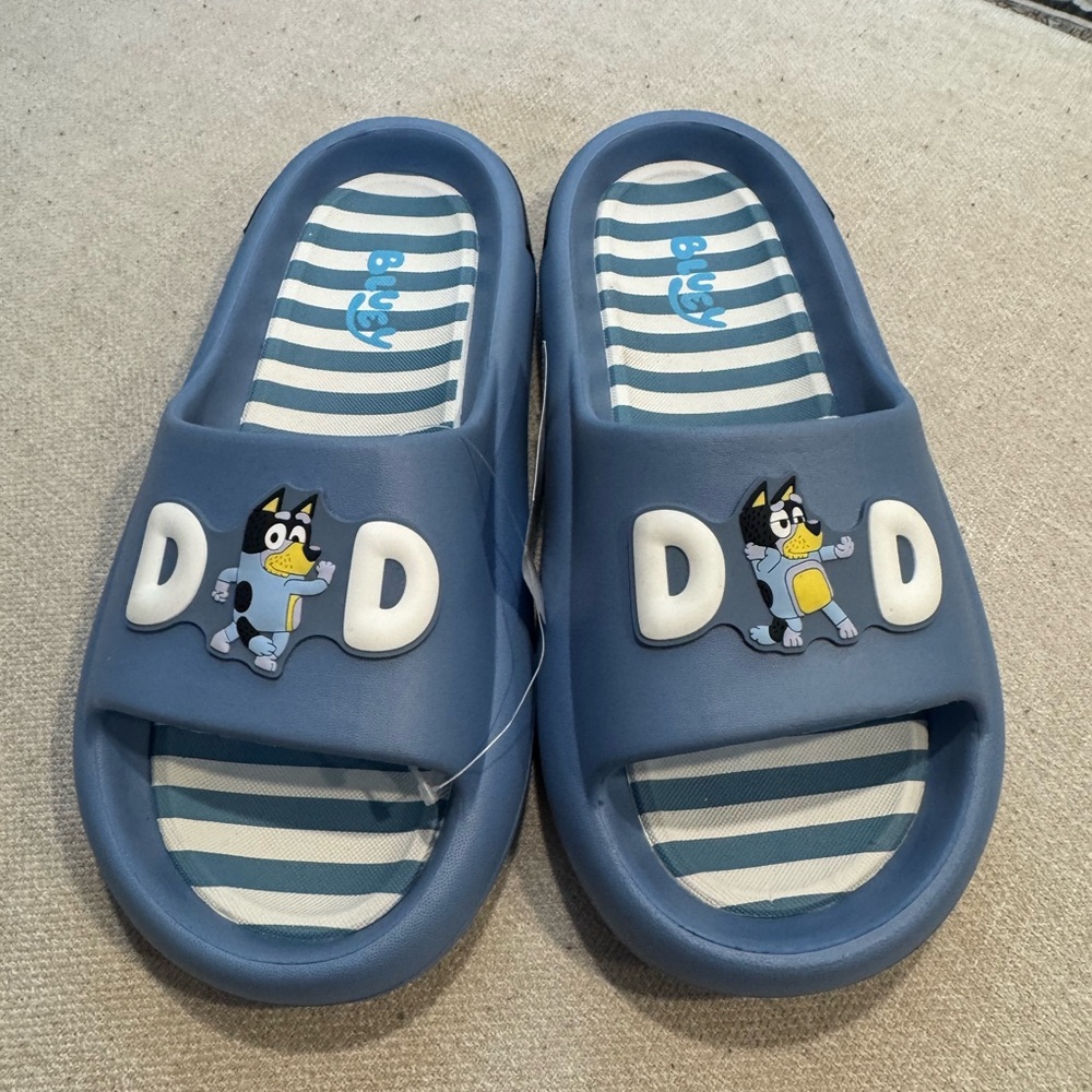 Bluey Bandit Dad Men's Comfort Slide Sandals, Blue, Sz 8, NWT